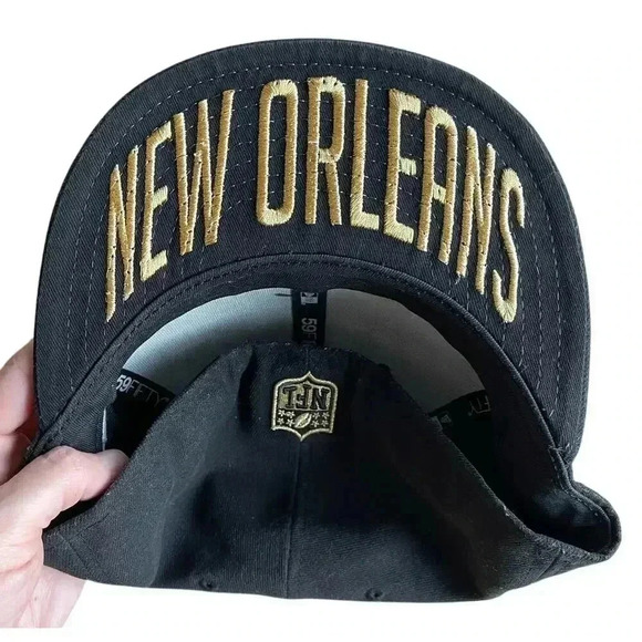 NFL New Era New Orleans Saints 59Fifty Hat Cap Sz 7 3/4 Embroidered Gold Brim - Picture 2 of 9